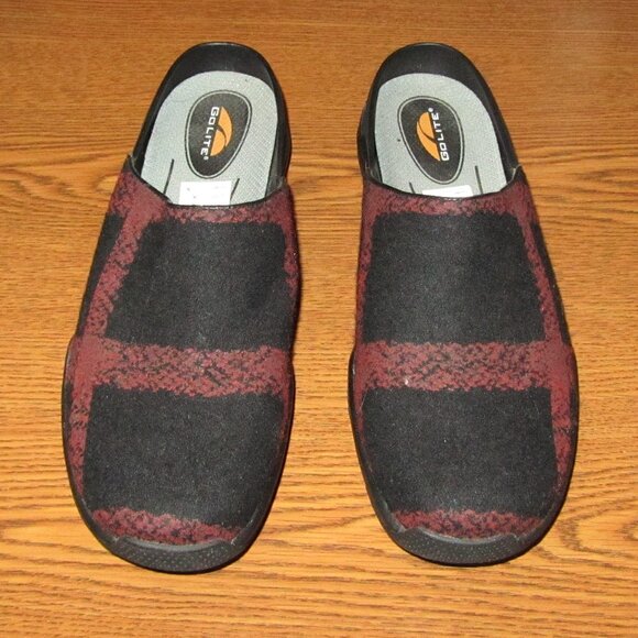 GoLite Plaid Wool Moon Clogs in Black and Red - Women's Sz 10.5 - NEW! B2 - Picture 2 of 5